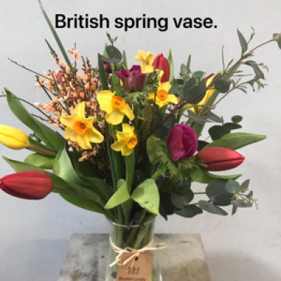 British spring vase - This beautiful Bright British spring vase will bring a smile.  British spring vase - This beautiful Bright British spring vase will bring a smile.